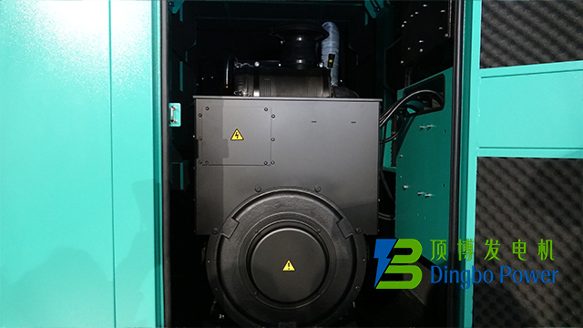 240kW东风康明斯静音箱式柴油发电机组3